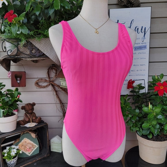 PACIFIC CONNECTIONS ♡ Gorgeous Vintage 1pc Pink Stripped Open Back Swimsuit 9/10 - Picture 3 of 17